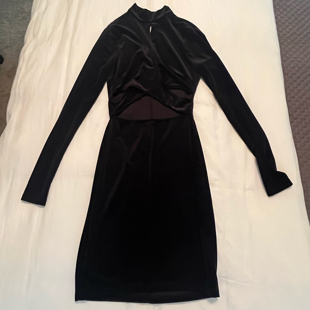 Black velvet keyhole mini club dress